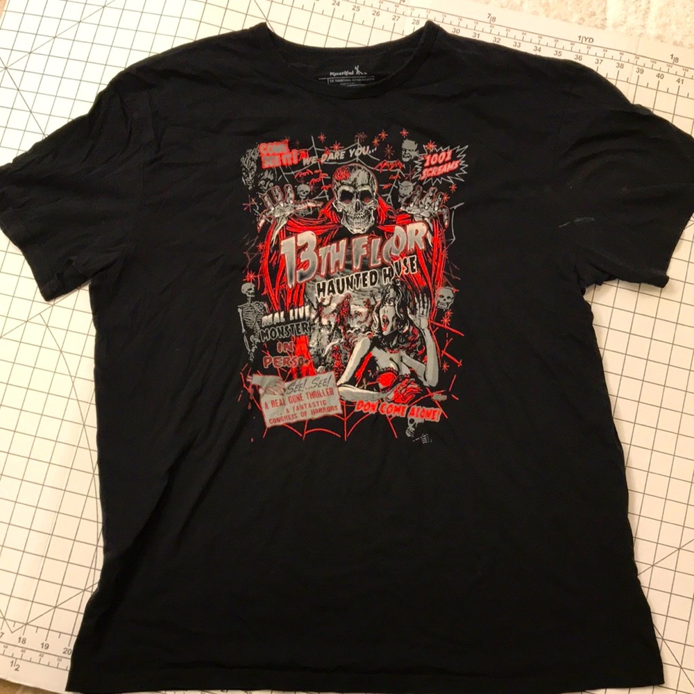 Kastlfel men’s Halloween tshirt